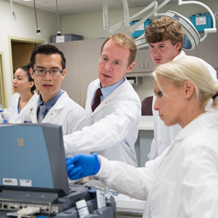 Anesthesiologists discuss a case.