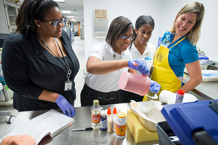 Mayo Clinic staff volunteering at food shelf